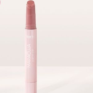 Tarte maracuja juicy lip balm in Rose